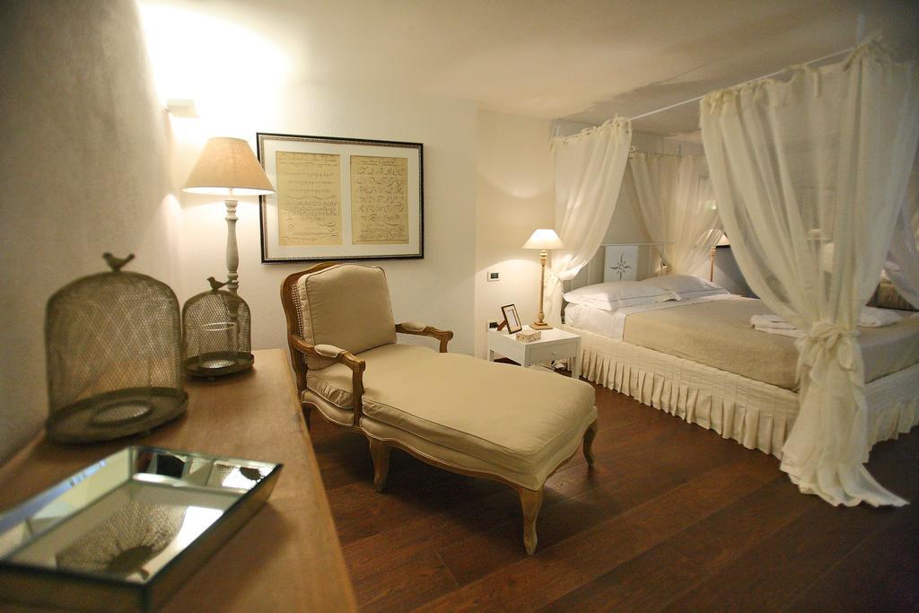 Don Totu - Dimora Storica Bed & Breakfast San Cassiano  Bilik gambar